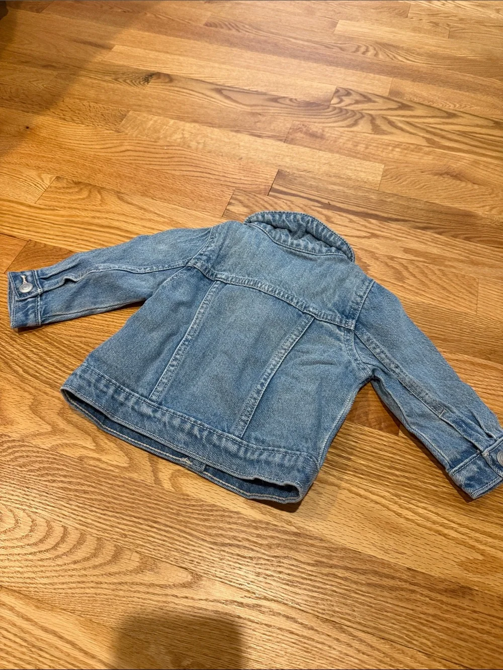 Old navy Baby Girl Jean Jacket with Heart Pockets NWT 6-12 Months